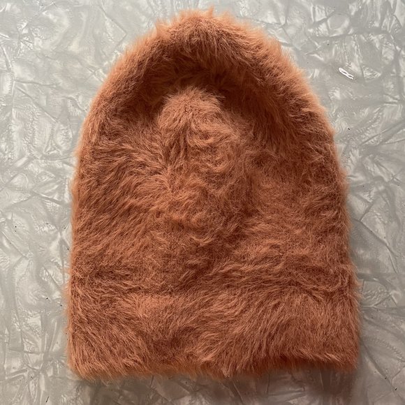 Simons Plush knit tuque and scarf - Picture 3 of 5